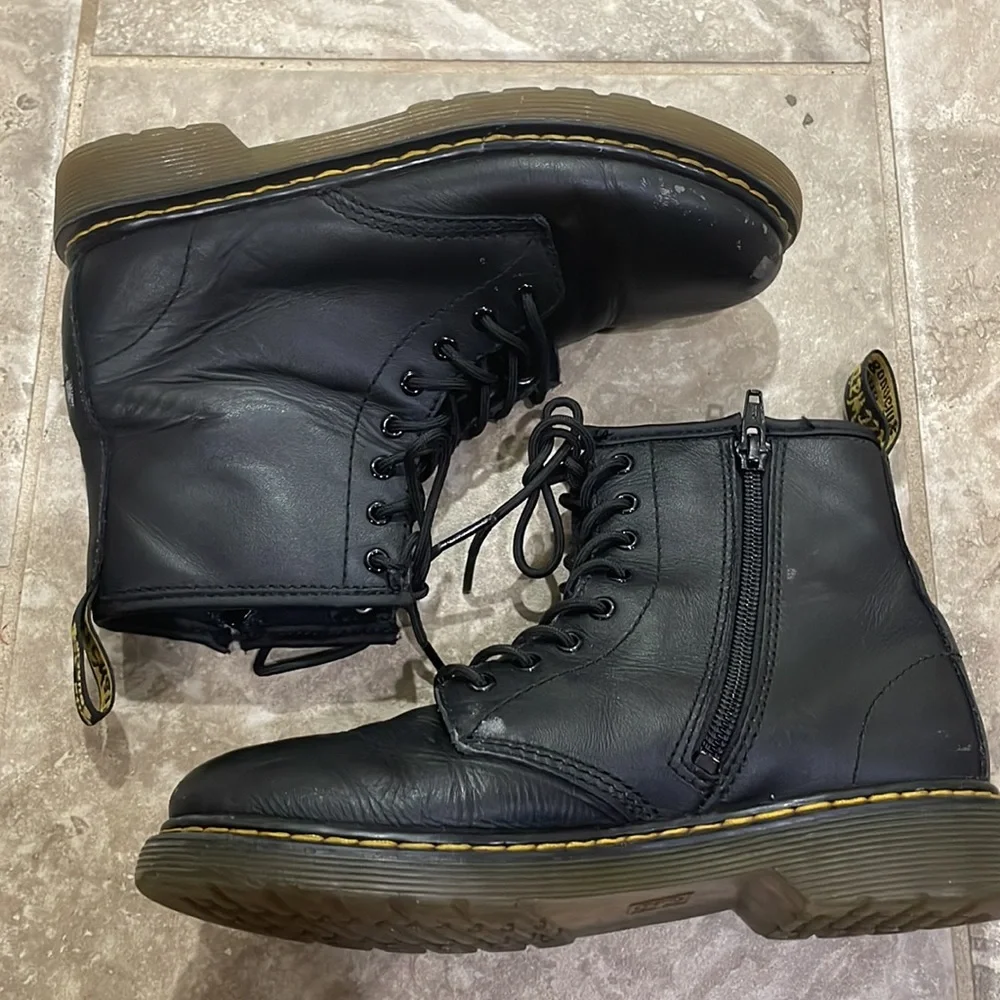 Dr Martens Junior 1460‎ softy T leather lace up boots sz 3